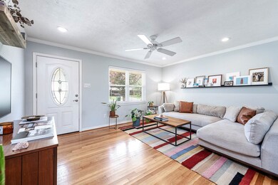 871 Sara Rose St, Houston, TX 77018 - photo 3