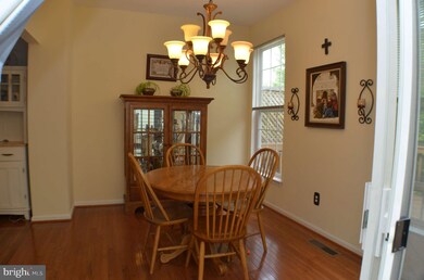 13098 Park Crescent Cir, Herndon, VA 20171 - photo 7