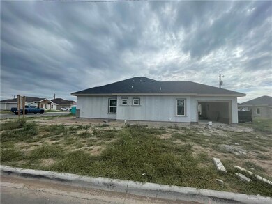 805 Lark Cir, Alamo, TX 78516 - photo 5