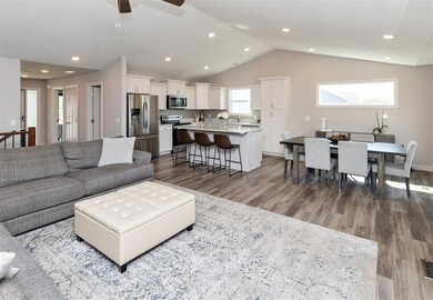 2420 SE Maxwell Dr, Waukee, IA 50263 - photo 5