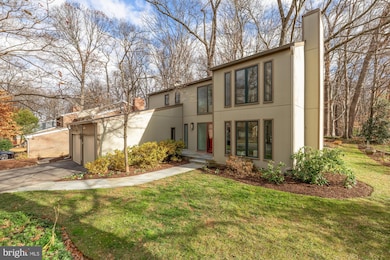 8809 Hidden Hill Ln, Potomac, MD 20854 - photo 2