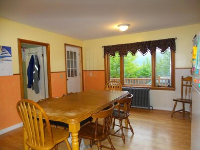Kitchen & Dining