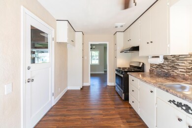 1106 A St, Redding, CA 96002 - photo 5