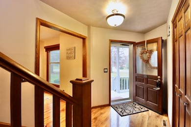 543 Fieldcrest Rd, Belvidere, IL 61008 - photo 4