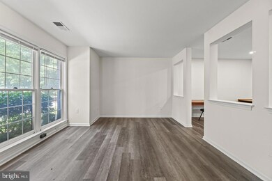 5700 Brewer House Cir unit T4, Rockville, MD 20852 - photo 3