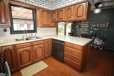 407 Linden Ave, Shenandoah, IA 51601 - photo 5