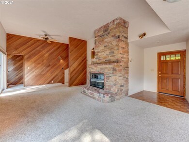 2420 Laurel Hill Dr, Eugene, OR 97403 - photo 4