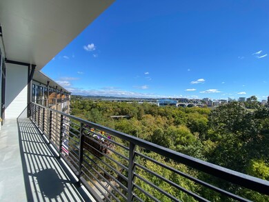 #712 Balcony
