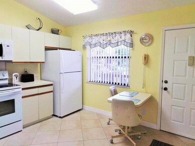KITCHEN (2)