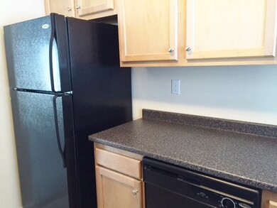 27 Sentinel Ct unit 27, Manchester, NH 03103 - photo 6