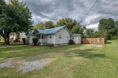 112 Guy St, Johnson City, TN 37601 - photo 3