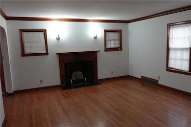 4429 N Oak Trafficway, Kansas City, MO 64116 - photo 4