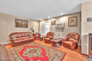 07-LIVING ROOM