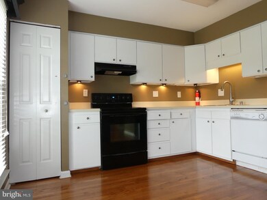 28 Hunting Horn Cir, Reisterstown, MD 21136 - photo 5