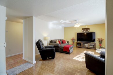Clearview, 742 Photo 7