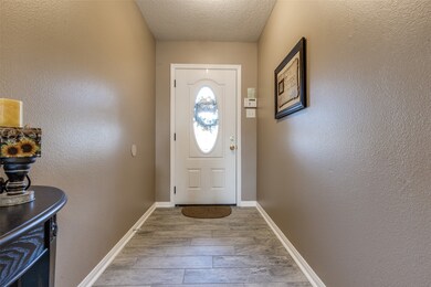 3207 Fox Run Dr, Alvin, TX 77511 - photo 6