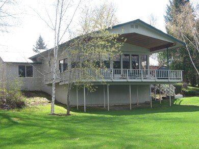 Covered Deck with hot tub