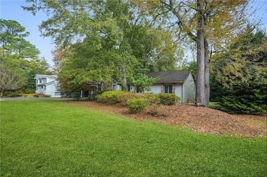View of front facade with a front lawn