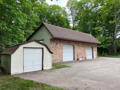 KARSLAKE garage and shed