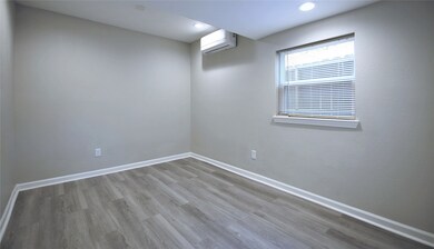 1308 Enid St unit 3, Houston, TX 77009 - photo 6