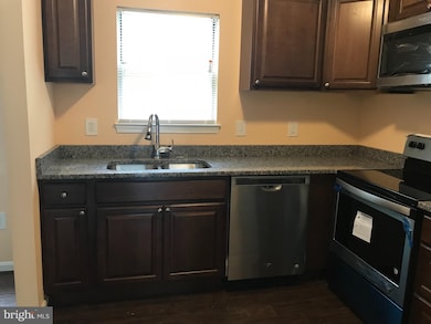 1311 Upcot Ct, Capitol Heights, MD 20743 - photo 2