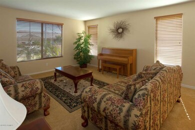 FORMAL LIVING
