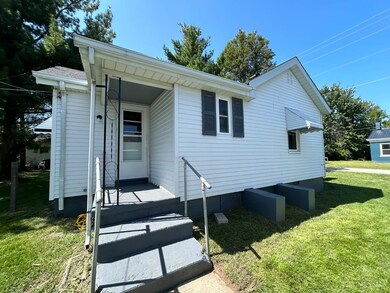 205 E Vine St, Felicity, OH 45120 - photo 2