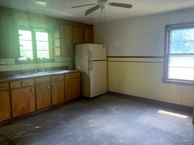 1943 Niagara St, Niagara Falls, NY 14303 - photo 3