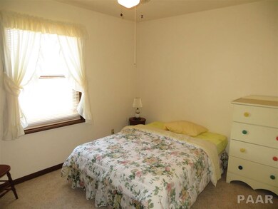 3620 W Saymore Ln, Peoria, IL 61615 - photo 2