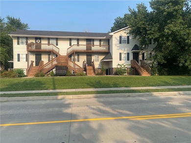 1406 SW Jefferson St, Lees Summit, MO 64081 - photo 2