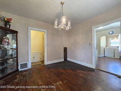 1045 N Larch St, Lansing, MI 48906 - photo 7