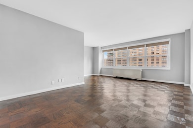 Lincoln Towers unit 25K, New York, NY 10023 - photo 7