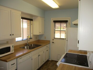 6415 S Kenneth Place unit D, Tempe, AZ 85283 - photo 4