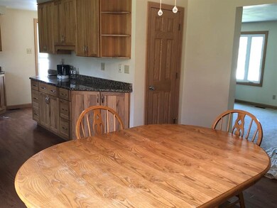 Eat-in Kitchen