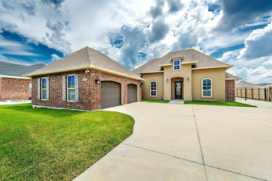 338 Sugar Land St, Houma, LA 70364 - photo 4