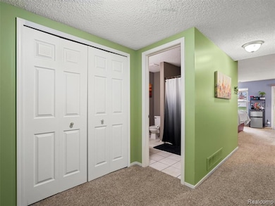 4970 Oak Hill Dr, Waterford, MI 48329 - photo 3