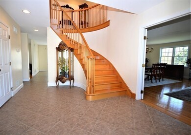 32 Sullivan Ln, Bristol, RI 02809 - photo 4