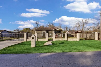 2206 Ellington St, Houston, TX 77088 - photo 3