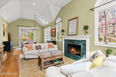 16 Chestnut St Greenwich CT-print-020-02