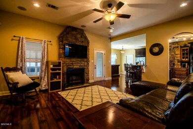 Family room 1.1
