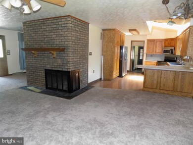 3788 W Weaver Rd, Greencastle, PA 17225 - photo 5