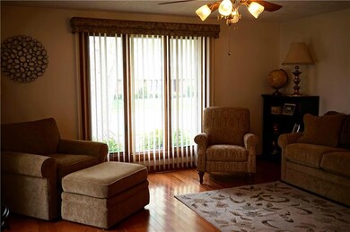 3270 Flintwood Dr, Columbus, IN 47203 - photo 4