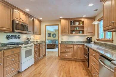 38 Hideaway Ln, Methuen, MA 01844 - photo 5