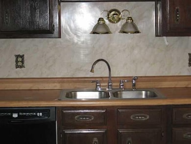 Kitchen. Eat-In kitchen features built-in dishwash