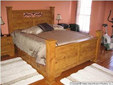 212 Essex Dr, Staten Island, NY 10314 - photo 7