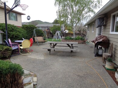 3428 Royal Crest Dr E, the Dalles, OR 97058 - photo 6