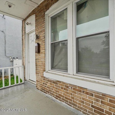 04-1262 Thurman Street-4