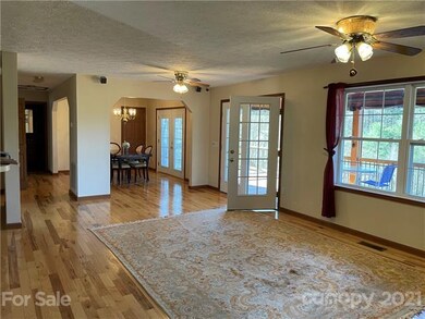 5 Hallaran Dr, Marshall, NC 28753 - photo 2