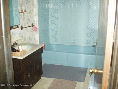 128 Palm St, Olyphant, PA 18447 - photo 4