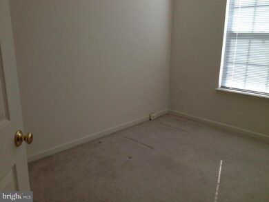 21049 Sojourn Ct, Germantown, MD 20876 - photo 5